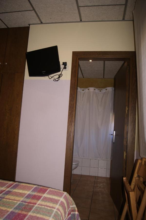 Hotel Familiar Bagá Екстериор снимка